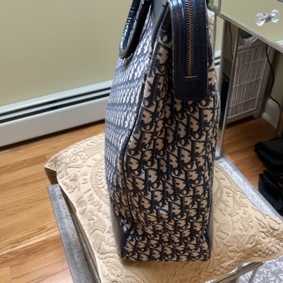 Like New !! Christian Dior travel  bag - Picture 4 of 14